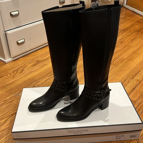 Boots coach and four - Picture 6 of 6